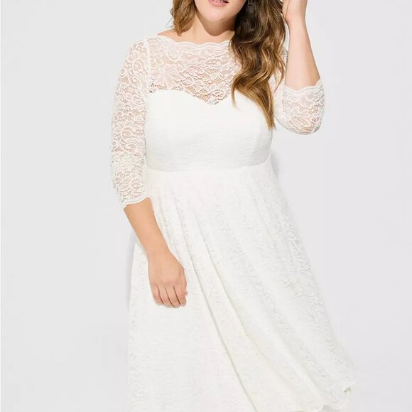 NWT Torrid Ivory Lace Tea-Length Wedding Dress - Picture 2 of 4